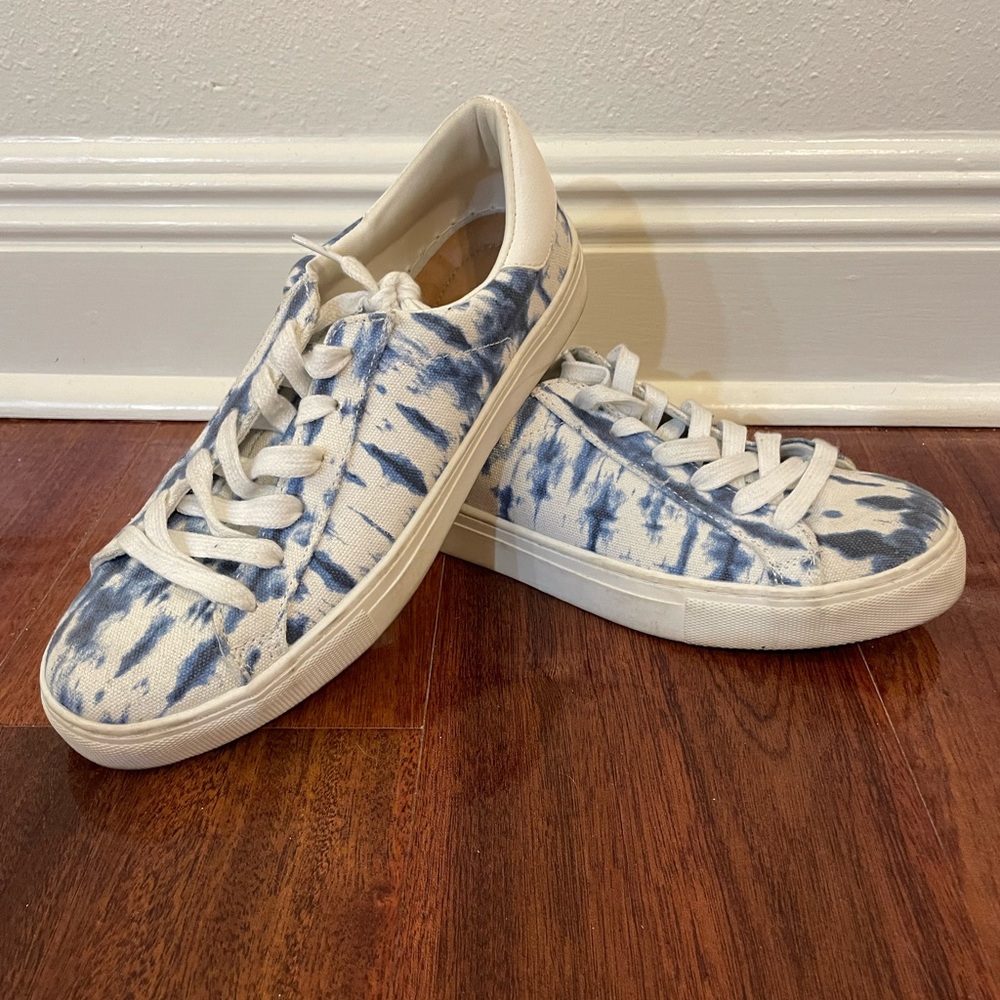 Women’s sneaker